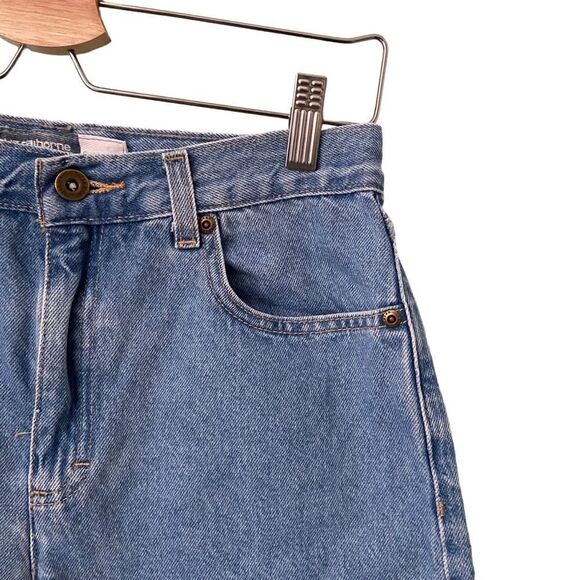 Liz Claiborne Classic Fit Mom Shorts High Rise Blue Denim Shorts in Size 8 - Picture 4 of 9